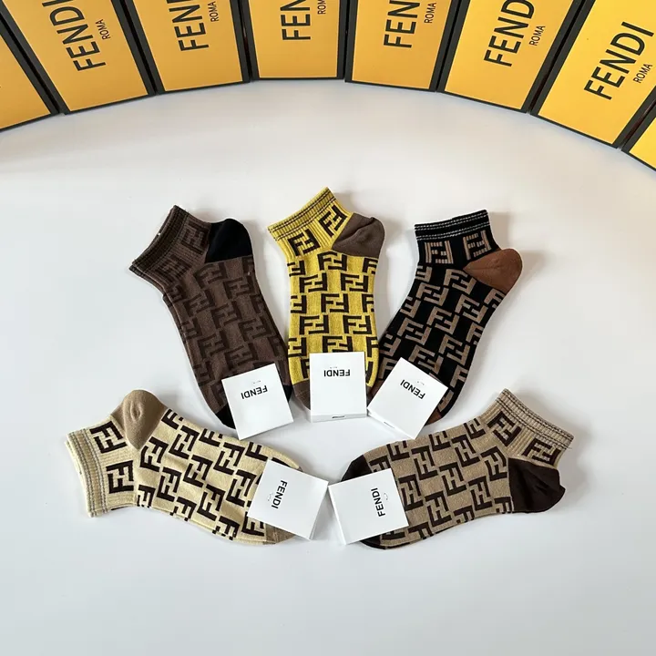 スーパーコピー フェンディ 靴下