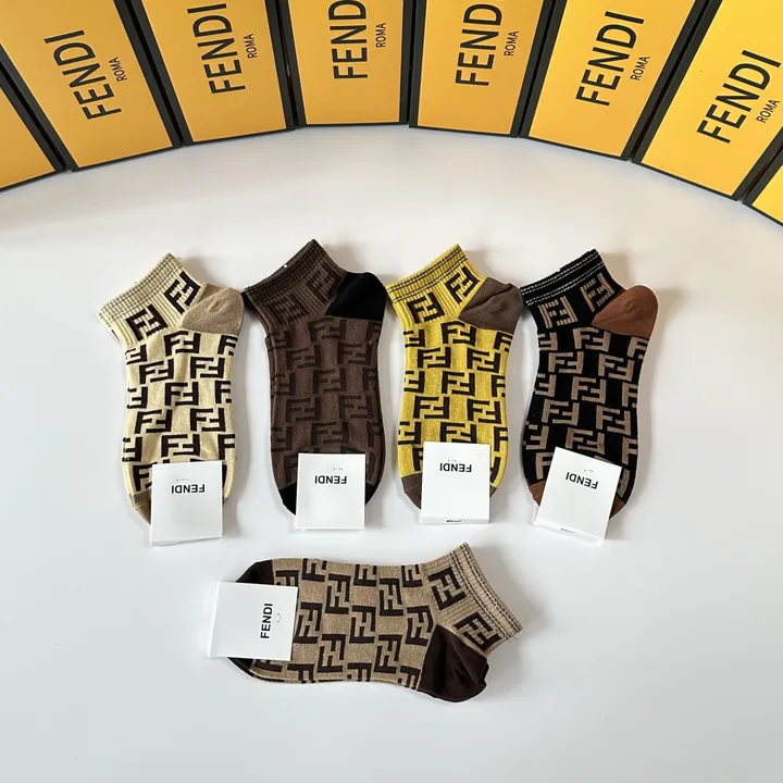 スーパーコピー フェンディ 靴下