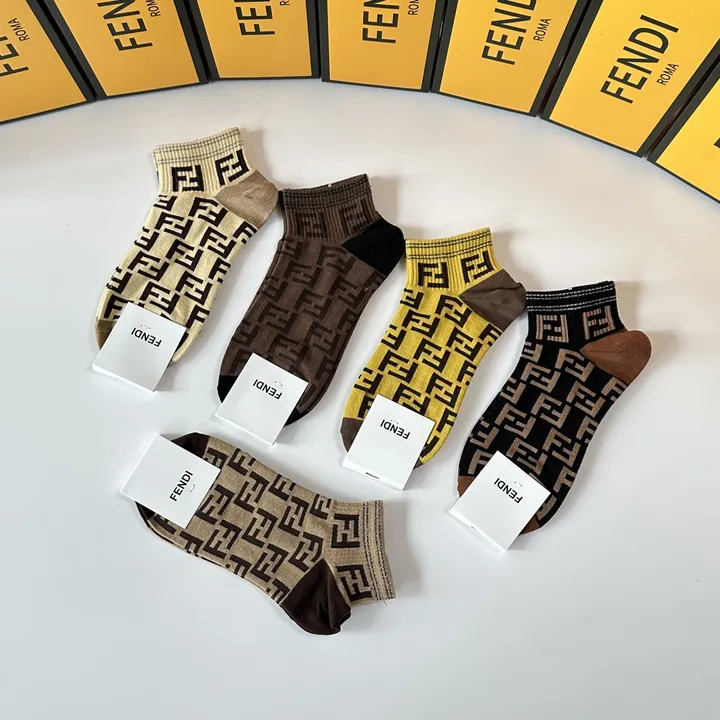 スーパーコピー フェンディ 靴下