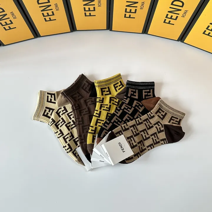 スーパーコピー フェンディ 靴下