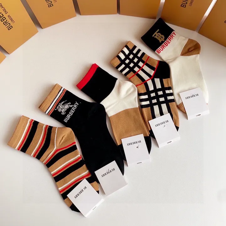 スーパーコピー プラダ 靴下