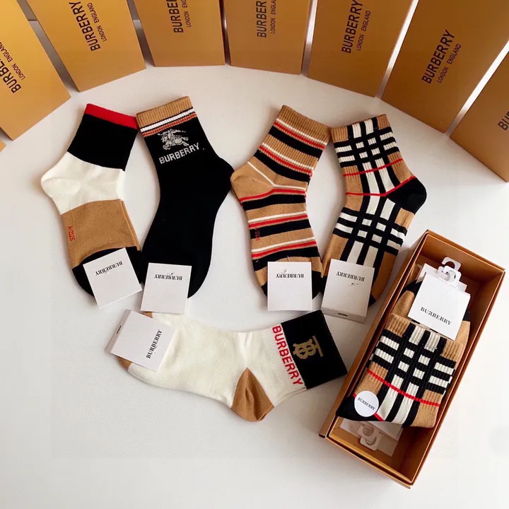 スーパーコピー プラダ 靴下