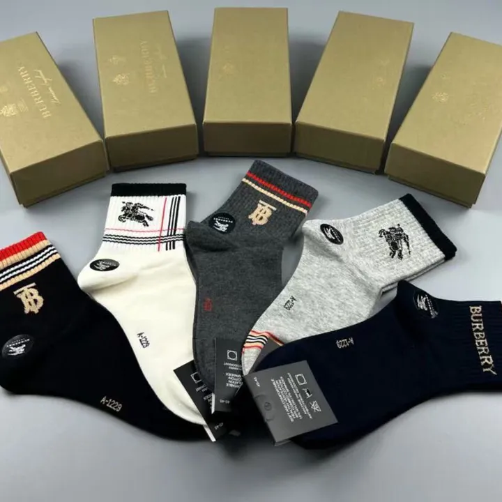 スーパーコピー プラダ 靴下