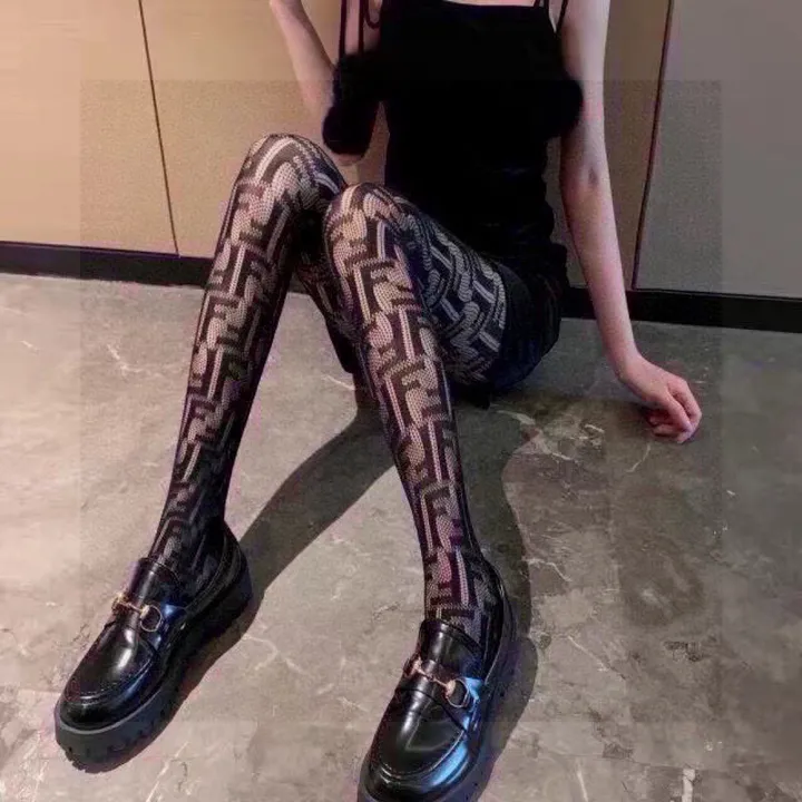 スーパーコピー フェンディ 靴下