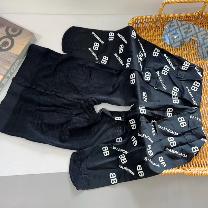 スーパーコピー バレンシアガ 靴下