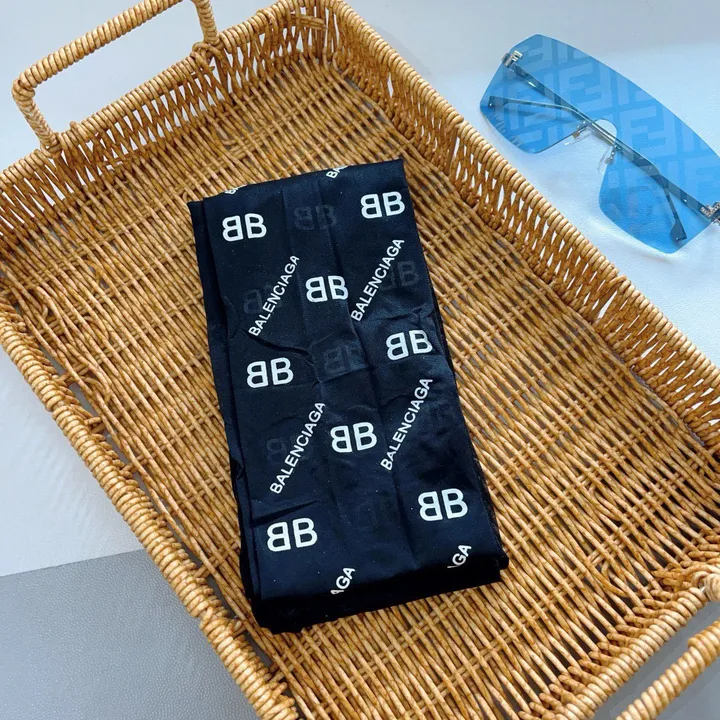 スーパーコピー バレンシアガ 靴下