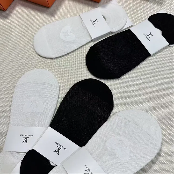 スーパーコピー ルイヴィトン 靴下