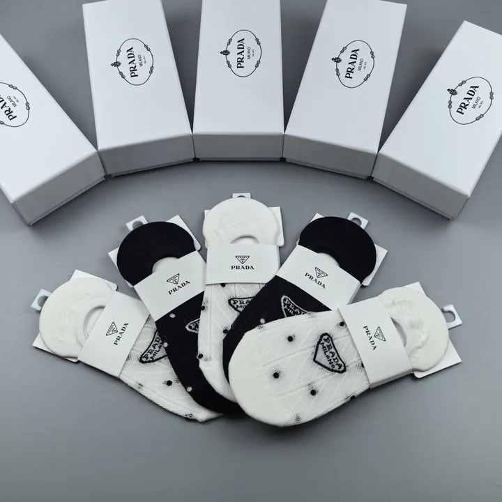 スーパーコピー プラダ 靴下