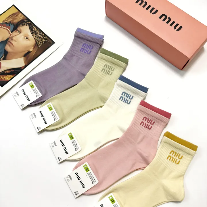 スーパーコピー ミュウミュウ 靴下