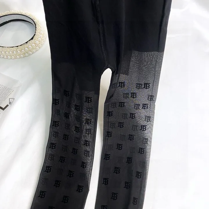 スーパーコピー プラダ 靴下