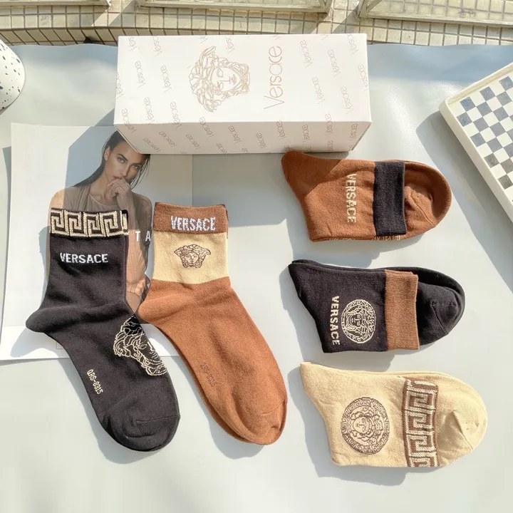 スーパーコピー ヴェルサーチ 靴下