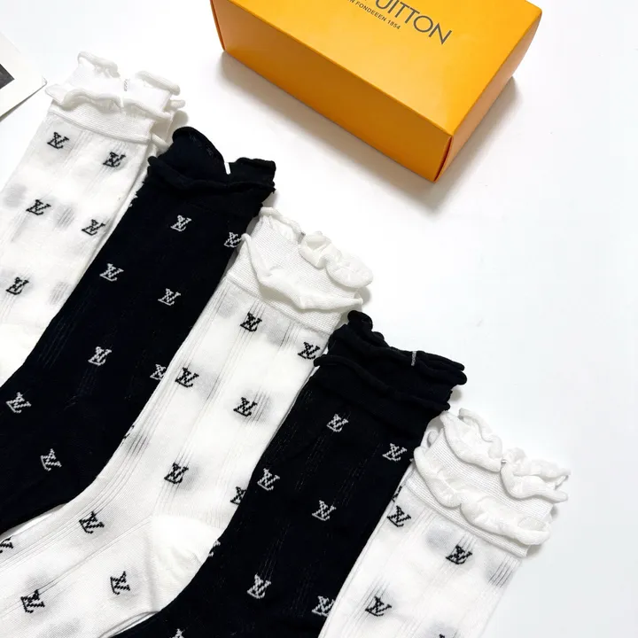 スーパーコピー ルイヴィトン 靴下