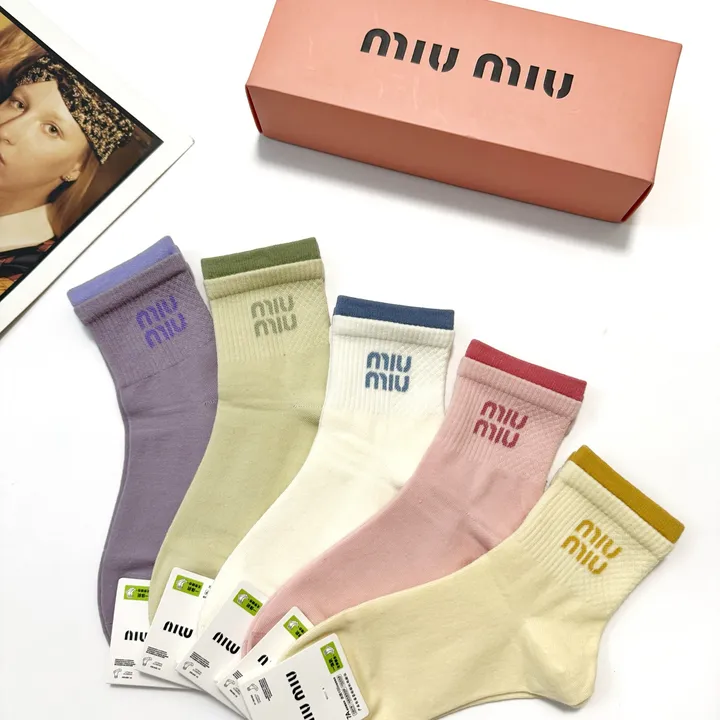 スーパーコピー ミュウミュウ 靴下