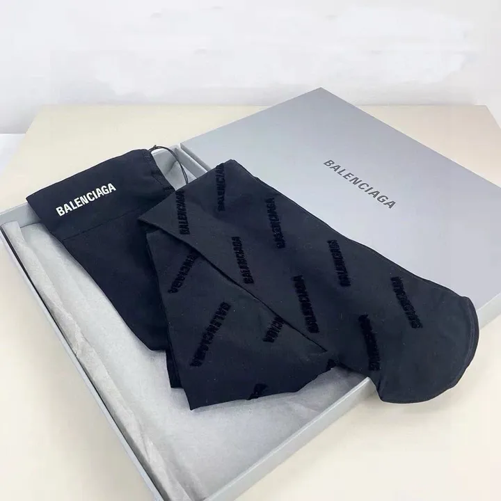 スーパーコピー バレンシアガ 靴下