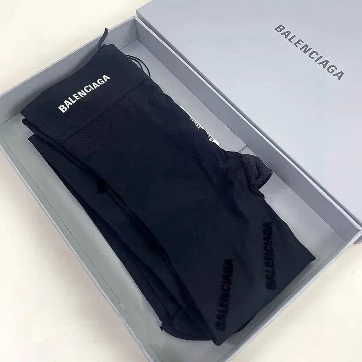 スーパーコピー バレンシアガ 靴下