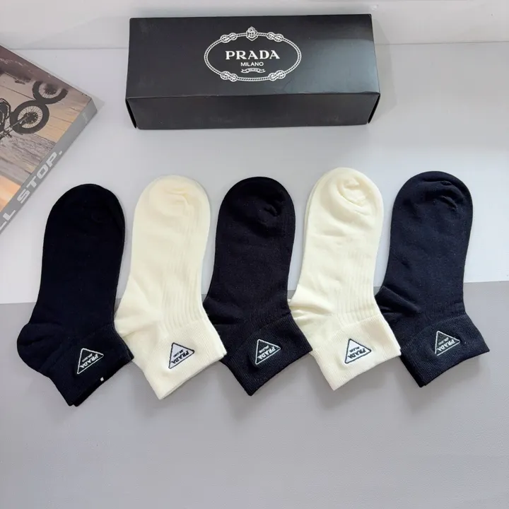 スーパーコピー プラダ 靴下