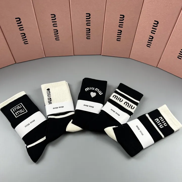 スーパーコピー ミュウミュウ 靴下