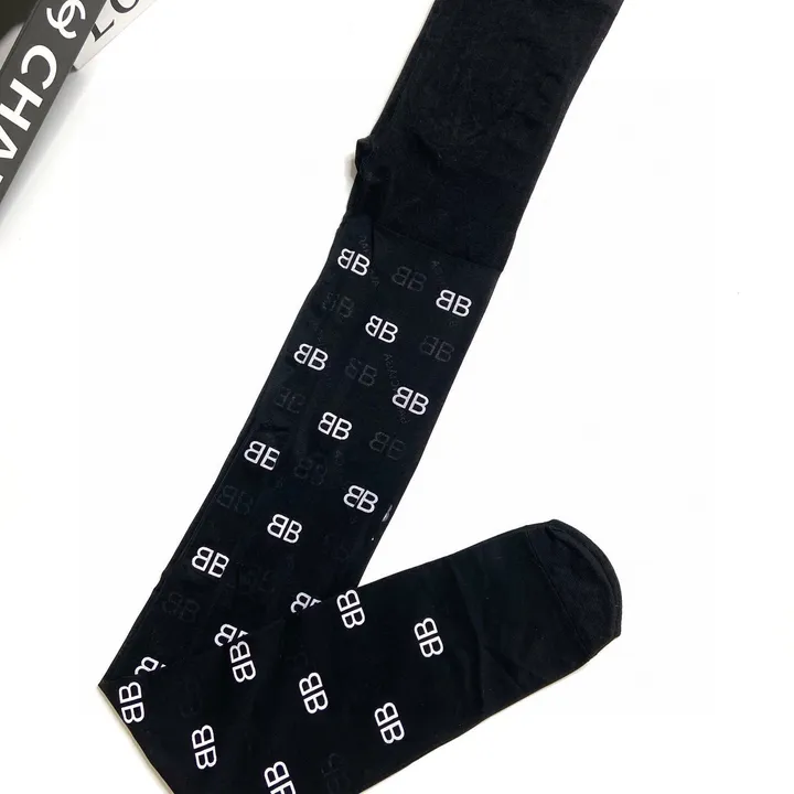 スーパーコピー バレンシアガ 靴下