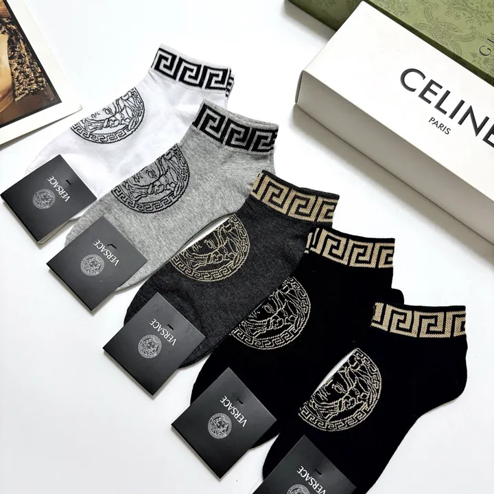 スーパーコピー ヴェルサーチ 靴下