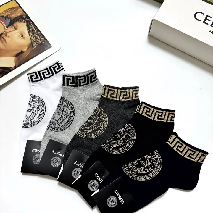 スーパーコピー ヴェルサーチ 靴下