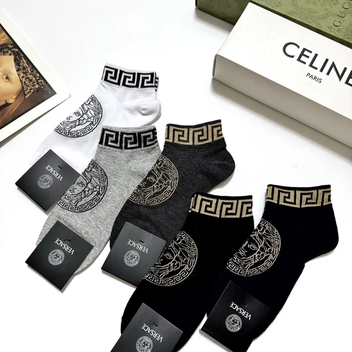 スーパーコピー ヴェルサーチ 靴下