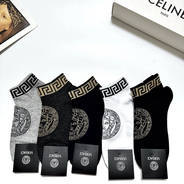 スーパーコピー ヴェルサーチ 靴下