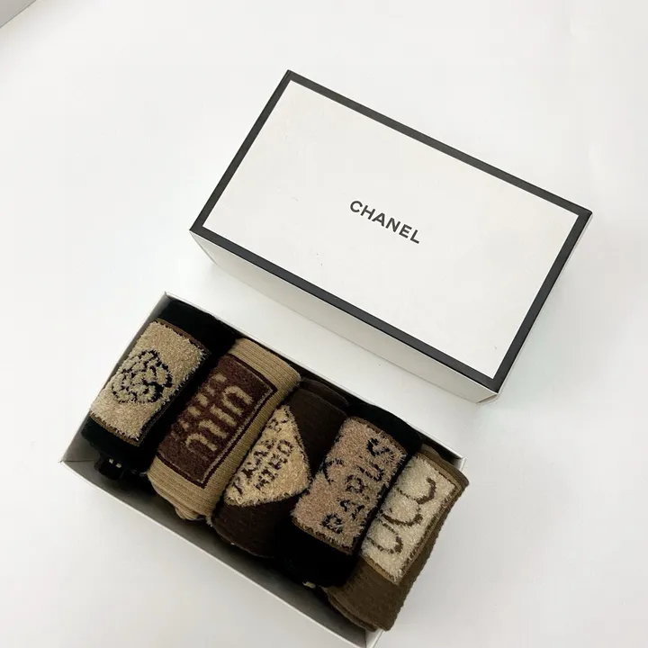 スーパーコピー シャネル 靴下