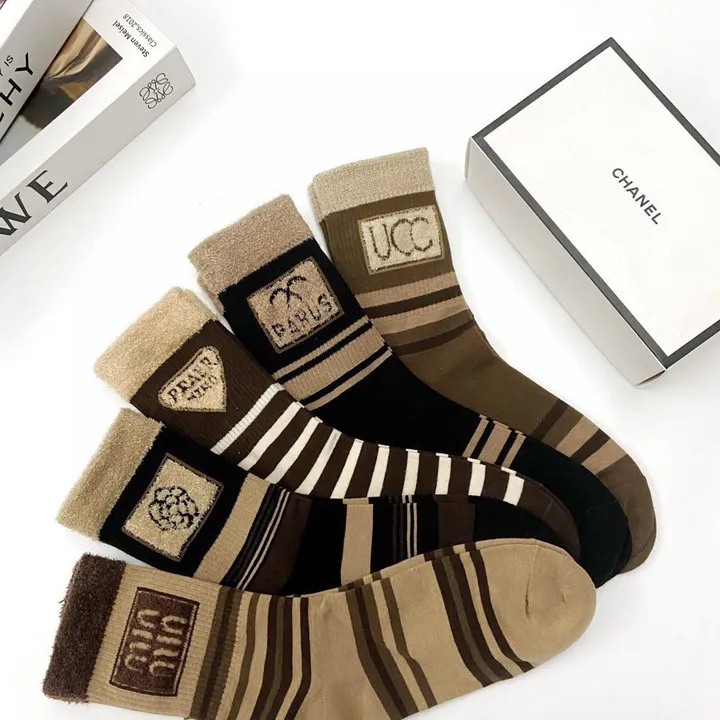 スーパーコピー シャネル 靴下