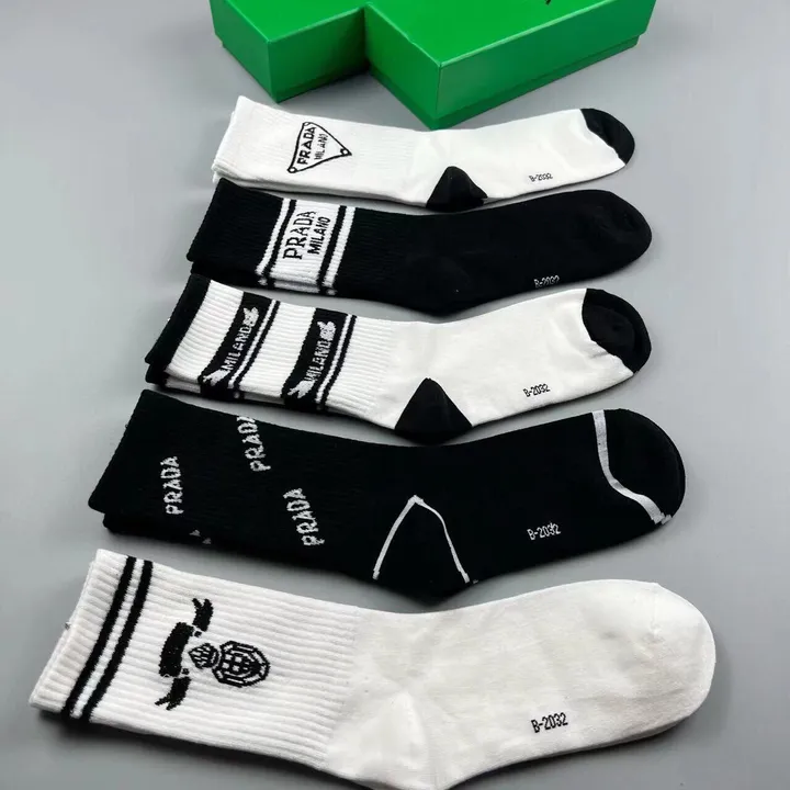 スーパーコピー バレンシアガ 靴下