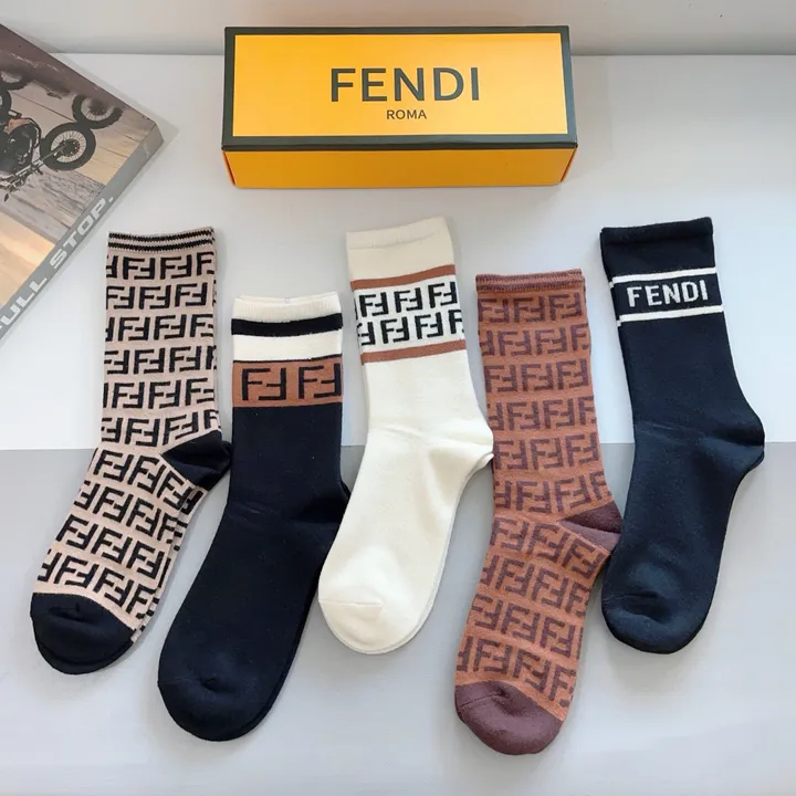 スーパーコピー フェンディ 靴下