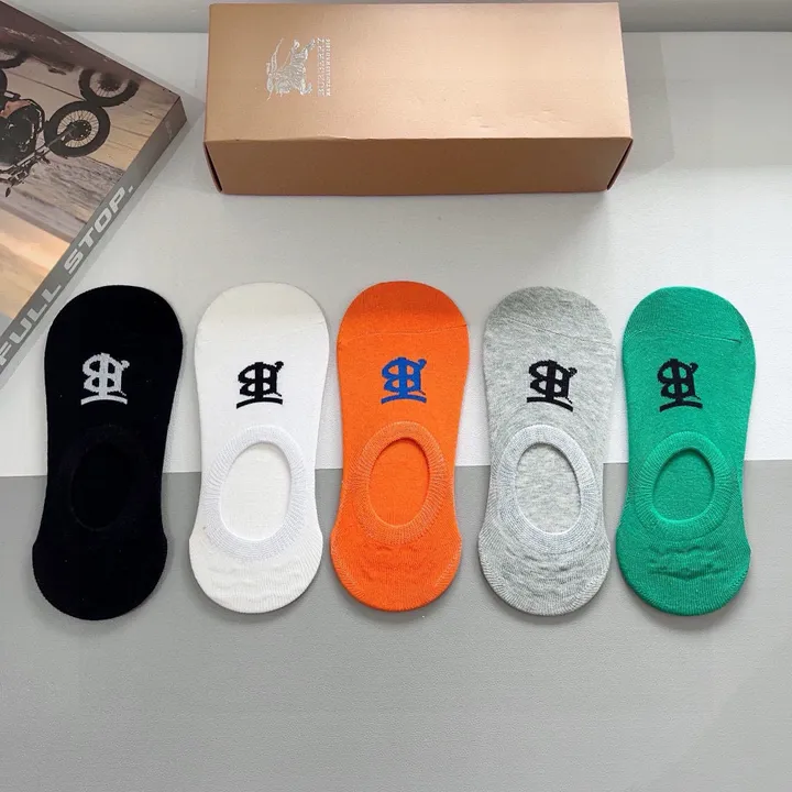 スーパーコピー プラダ 靴下