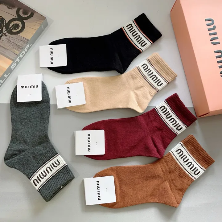 スーパーコピー ルイヴィトン 靴下