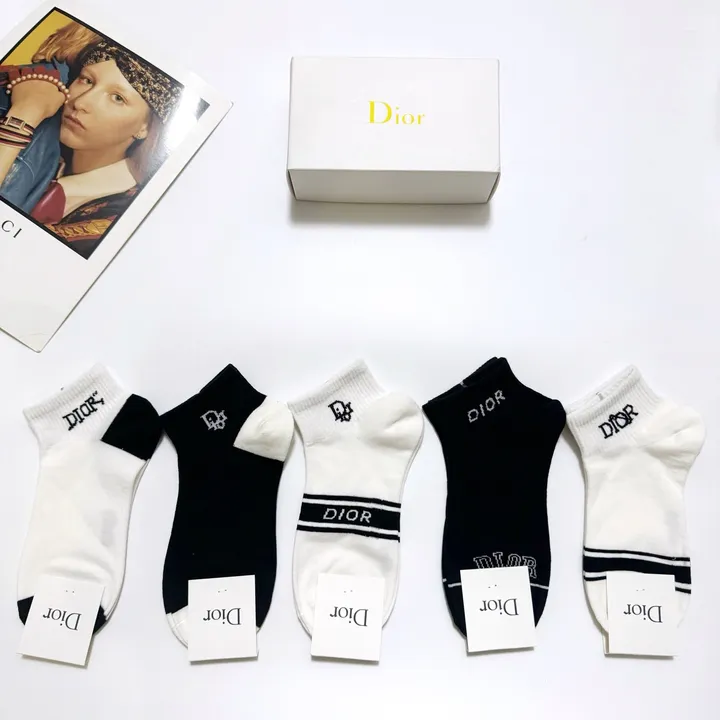 スーパーコピー ディオール 靴下