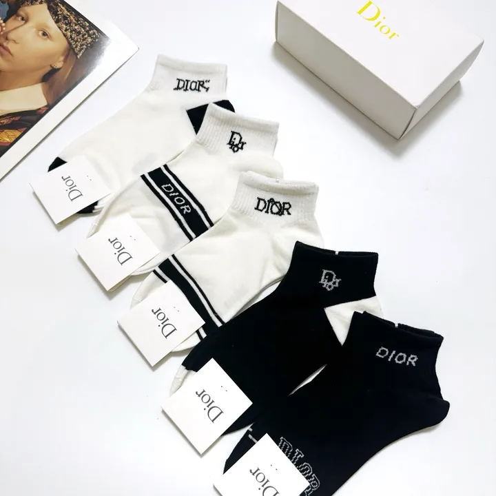 スーパーコピー ディオール 靴下