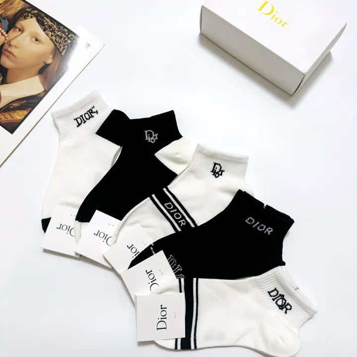 スーパーコピー ディオール 靴下