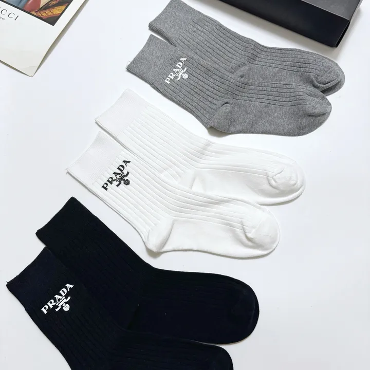 スーパーコピー バレンシアガ 靴下