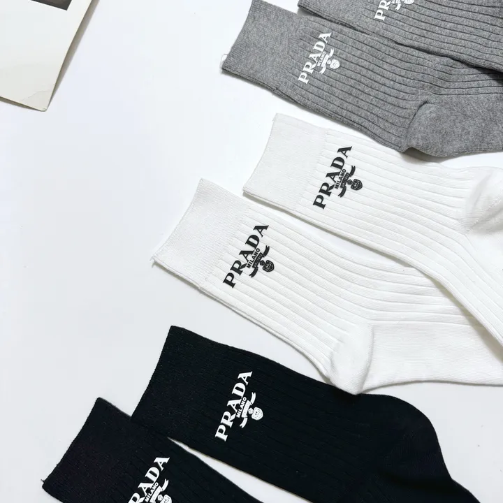 スーパーコピー バレンシアガ 靴下