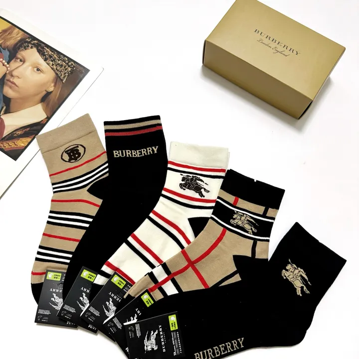 スーパーコピー プラダ 靴下