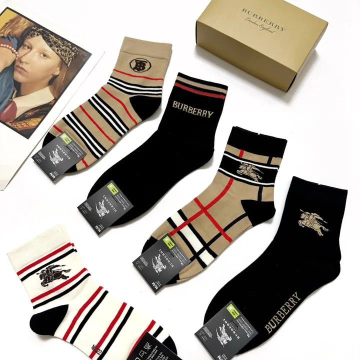 スーパーコピー プラダ 靴下