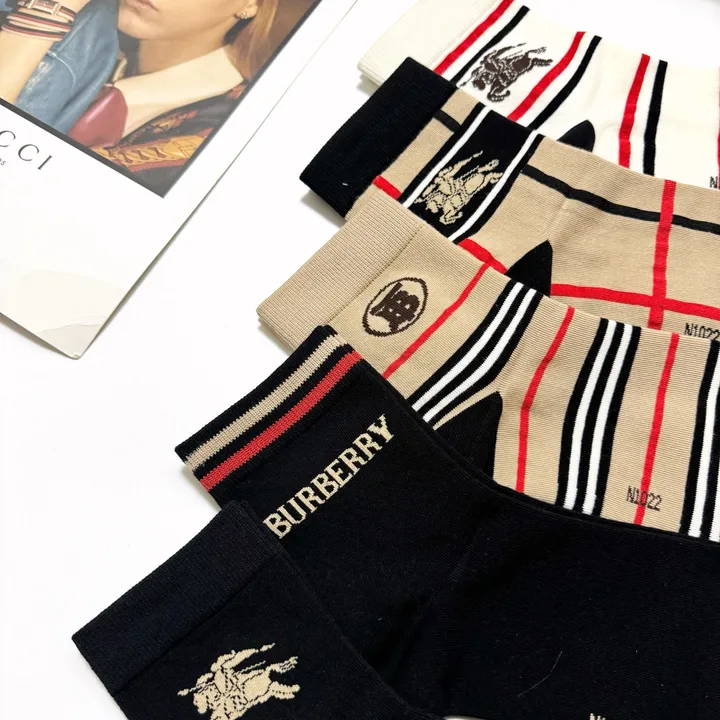 スーパーコピー プラダ 靴下