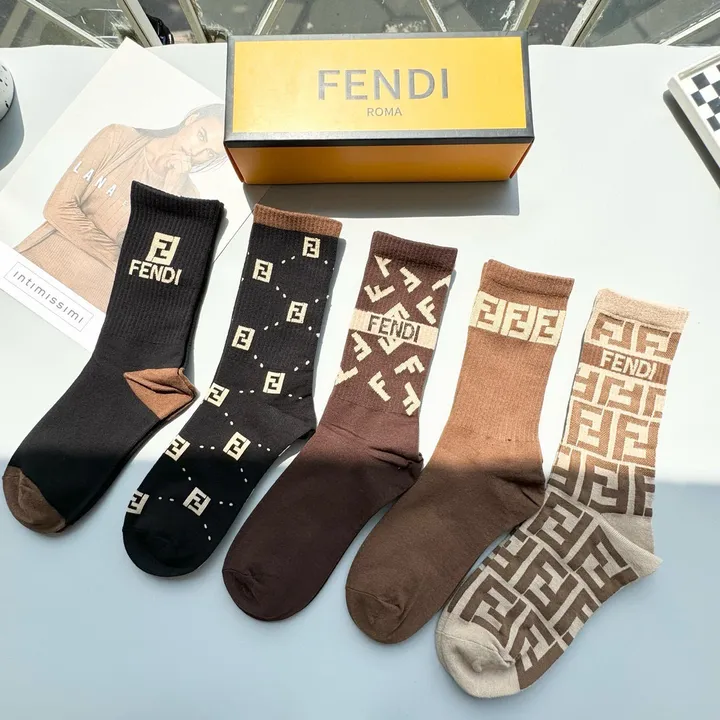 スーパーコピー フェンディ 靴下