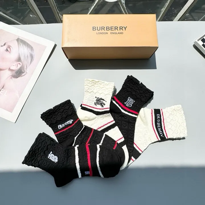 スーパーコピー プラダ 靴下