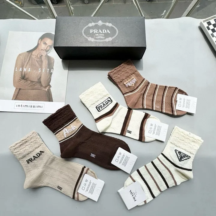 スーパーコピー プラダ 靴下