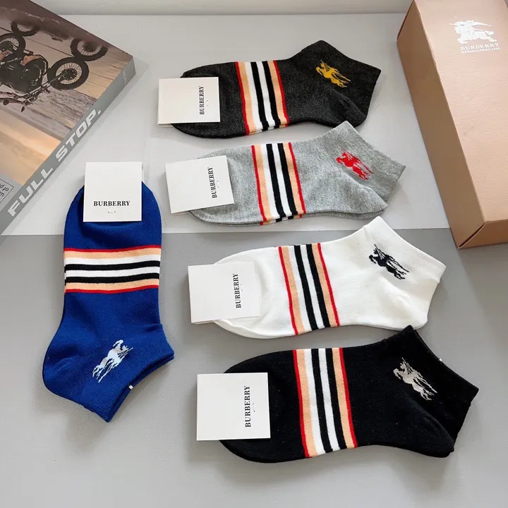 スーパーコピー プラダ 靴下