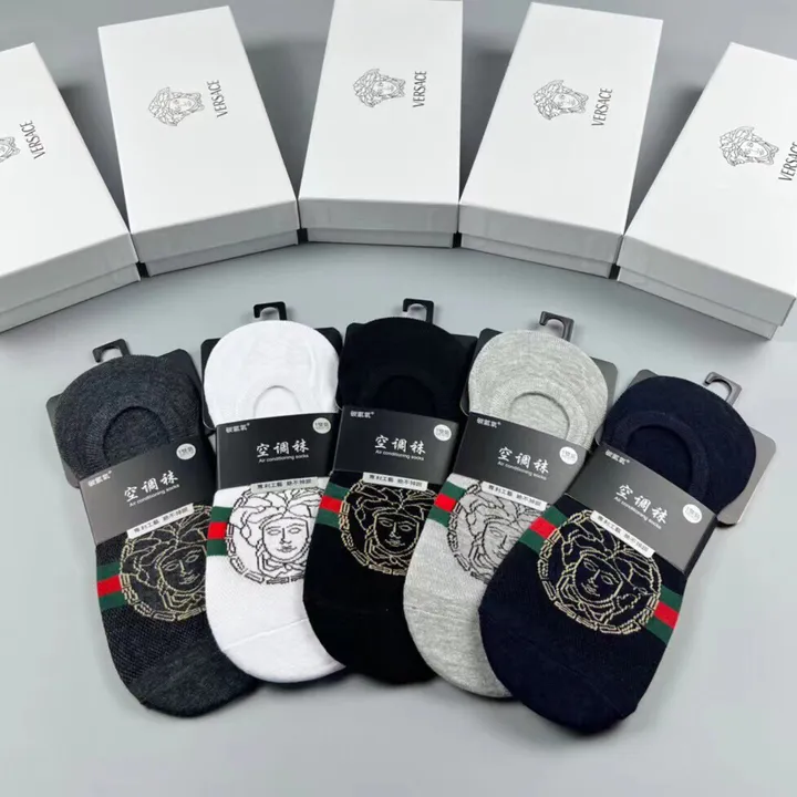 スーパーコピー ヴェルサーチ 靴下