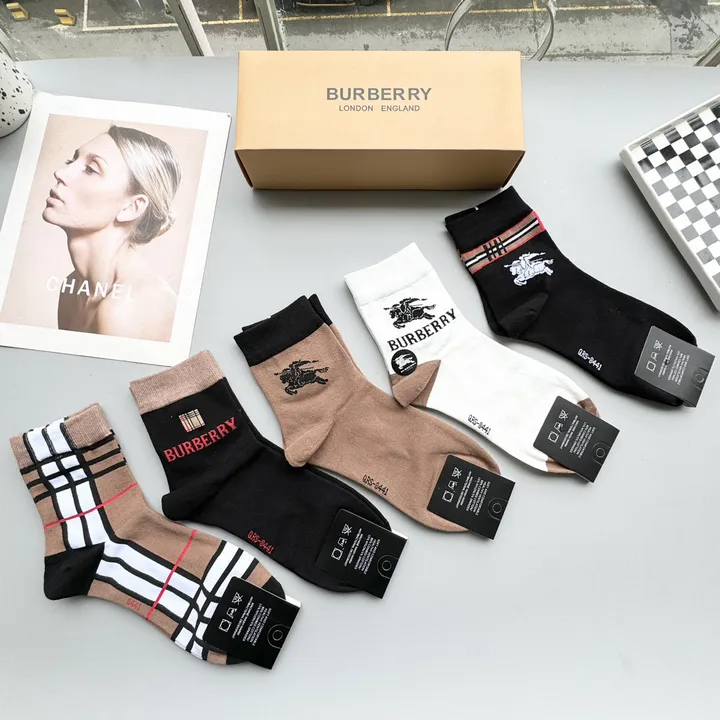 スーパーコピー プラダ 靴下