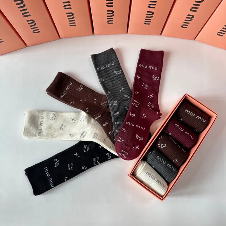 スーパーコピー ミュウミュウ 靴下