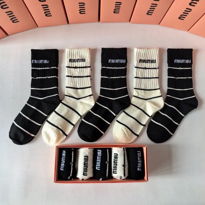 スーパーコピー ミュウミュウ 靴下