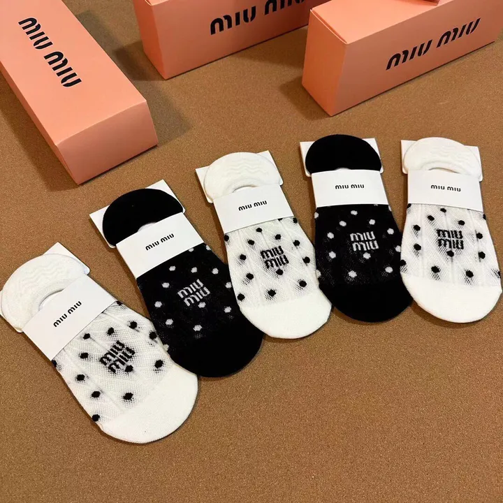 スーパーコピー ミュウミュウ 靴下