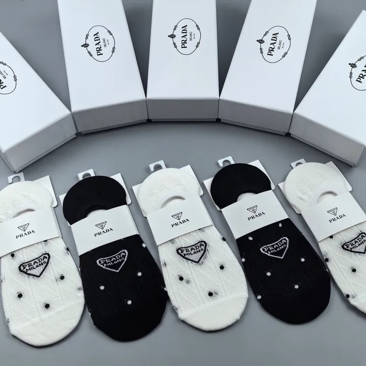 スーパーコピー プラダ 靴下